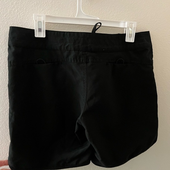 Ripcurl black women’s board shorts size 9 - Picture 3 of 4
